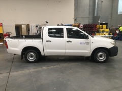 2010 Toyota Hilux Workmate TGN16R 2WD 5 Seater Dual Cabin Utility with 169,397 Kilometres - 2