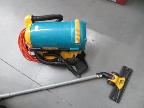 Back Pack Vacuum Cleaner
Clean Tech
Serial No: 324697
1200 Watt
240 Volt
with Hose, Wand & Floor Tool