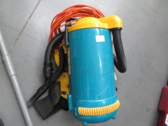 Back Pack Vacuum Cleaner
Clean Tech
Serial No: 324697
1200 Watt
240 Volt
with Hose, Wand & Floor Tool - 2
