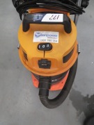 Wet & Dry Vacuum Cleaner
AEG
Model: AVC1530-G
with Hose
240 Volt - 5