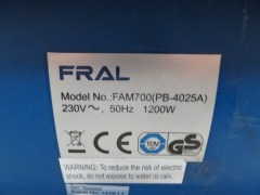 Carpet Dryer
Fral
Model: FAM700
240 Volt
400 x 500 x 480mm H - 3