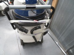 Wet & Dry Vacuum Cleaner
Make unknown
Model: SL 604
with Hose, Wand & Floor Tool
240 Volt - 4