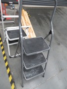 3 x Assorted Small Step Ladders
Various sizes - 3