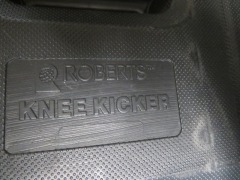 Roberts Knee Kicker, 10-422 - 2