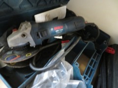Makita Grinder, corded in carry case, 125mm
Bosch Grinder, corded in carry case, GWS7-125 - 2