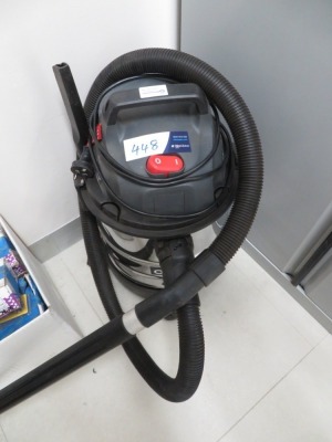 Ozito Wet & Dry Vacuum Cleaner, Model: VWD1220, 240 Volt