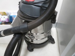 Ozito Wet & Dry Vacuum Cleaner, Model: VWD1220, 240 Volt - 2