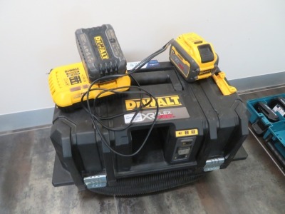 DeWalt 240 volt Cordless Vacuum Cleaner Model: DCV586Mwith Charger & 1 x 6AH Battery & 1 x 9AA Battery