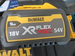 DeWalt 240 volt Cordless Vacuum Cleaner Model: DCV586Mwith Charger & 1 x 6AH Battery & 1 x 9AA Battery - 4