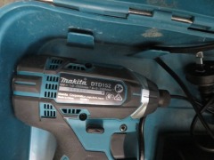 Makita 18 Volt Cordless Drill/Impact Driver Kit comprising;
1 x Drill Skin, DHP482
1 x Impact Driver Skin, DTD152 etc - 2