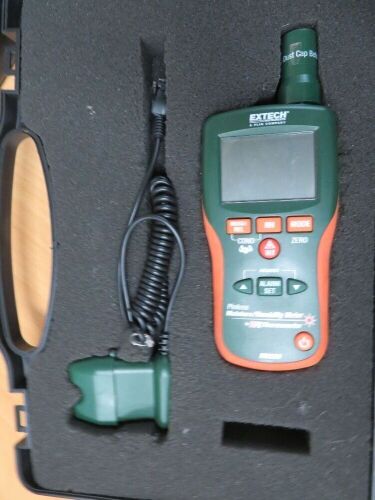 Extech Pinless Moisture/Humidity Meter & IR ThermometerModel: M0Z90with accessories in case