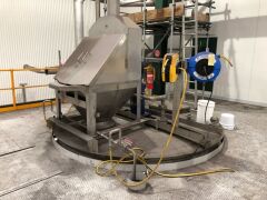 Stainless Steel Formulation vessel, 13700L, on load scales with top mount agitator - 2