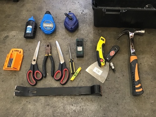 ASSORTED TOOL IN BOX