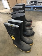 3 PAIRS OF GUMBOOTS - 2
