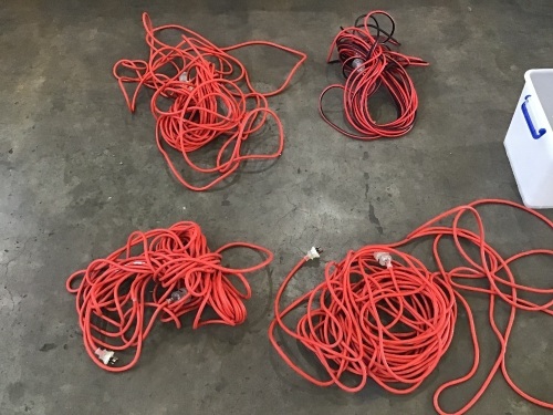 BOX OF EXTENSION LEADS