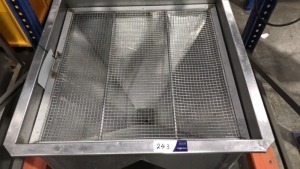 Stainless steel screening hopper, fabricated hopper with top screen mesh
840x840x910H - 4