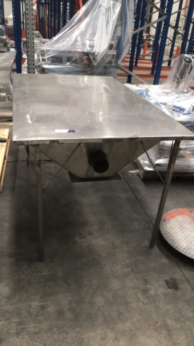 Stainless steel fabricated work table with air vent flow capability, with air vent perforations and under mount duct housing
1650x1000x840H