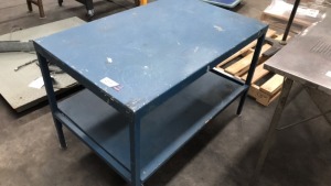 Stainless steel fabricated work bench, with under storage shelf
1120x720x760H - 2