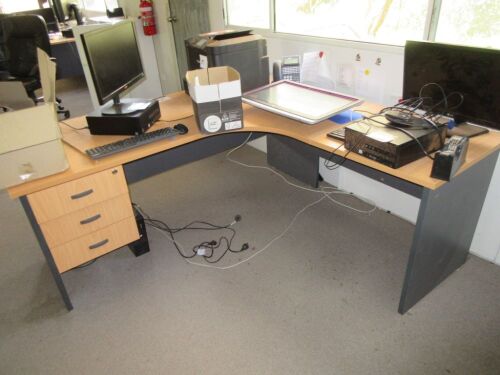 Office Desk, L shaped 1800 x 1800mm