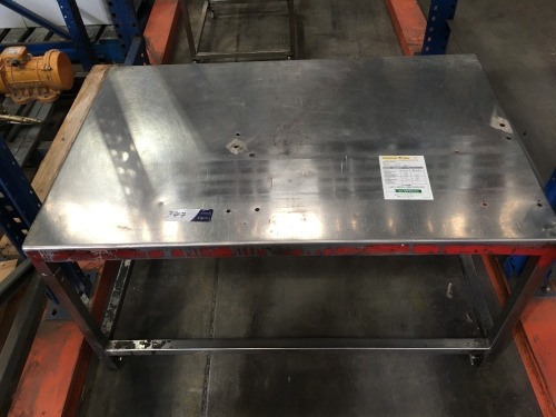 Stainless Steel Bench, 1120 x 720 x 600mm