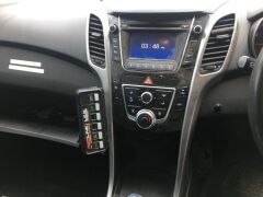 2013 Hyundai i30 Hatchback with 267,307 kilometres - 11