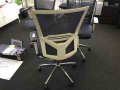 3 x Office Chairs, Mesh Backs PAGO
2 x Reception Chairs - 2