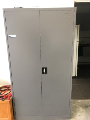 Metal 2 Door Cabinet & Contents
Security Equipment & Sundries
1000 x 500 x 1850mm H