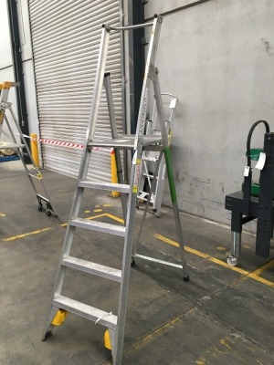 Bailey 5 Step Platform Ladder, Platform height: 1.4m