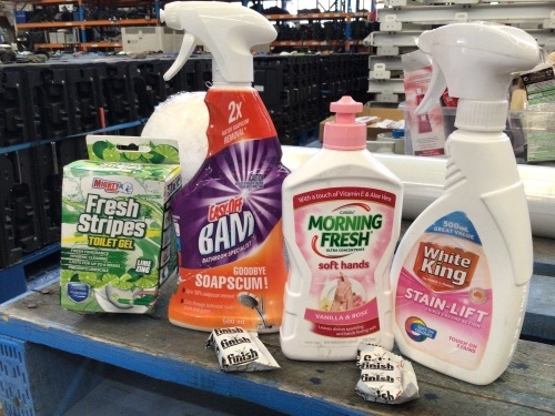 VARIOUS CLEANING PRODUCTS (SEE PHOTO)
