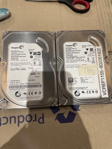 2x seagate disc drive 320gb and 500gb HDDs
