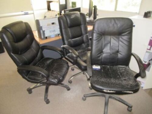 Quantity of 3 Manager Chairs, Faux leather, Gas lift