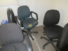 Quantity of 6 Office Chairs, Gas lift - 3