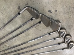 Quantity of 7 x TaylorMade Sim2 Golf Irons, RH, P, 9, 8, 7, 6, 5, 4, 3 - 5
