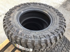 4 x Mickey Thomson Baja boss tyres Lt285/70r17 and 2 x MTE 258/45R22. Please refer to images of items. - 5