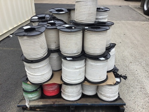 Various electric cables. Please refer to images of items.