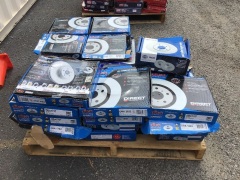 Box of Street Series disc brake rotors and Hella Pagid brake systems. Please refer to images of items.