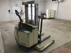 Crown Pedestrian Forklift, Model: 30WTF106A - 2