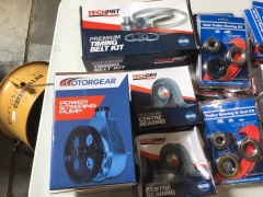 Box of miscellaneous car parts - Bearings and power steering pump. Please refer to images of items. - 3