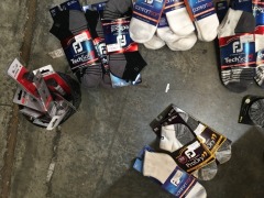 Quantity of 35 x pairs of various Socks including; Callaway & FJ and Shoe Laces - 5