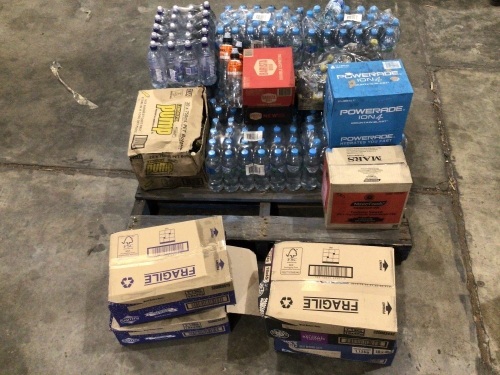 Pallet of mixed drinks and chips including 8 x 24 pack Mt Franklin water, 2 x 24 pack Pump water, 4 x boxes of assorted flavours Smiths and Red Rock deli *items may be short dated* 