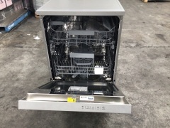 Smeg DWA6214S2 Freestanding Dishwasher - 3