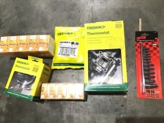 Box of thermostats, Philips h4/h7, gaskets and socket set. Please refer to images of items.  - 3