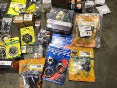 Box of power steering pump, rear wheel cylinders, radiator caps, thermostats, trailer wheel bearing sets, light restoration kit, brake pads etc. Please refer to images of items. - 2