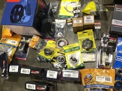 Box of power steering pump, rear wheel cylinders, radiator caps, thermostats, trailer wheel bearing sets, light restoration kit, brake pads etc. Please refer to images of items. - 3