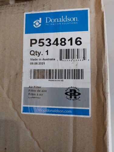 Donaldson P534816 air filter. Please refer to images of item.