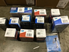 Box of mixed brake pads etc. Please refer to images of items.