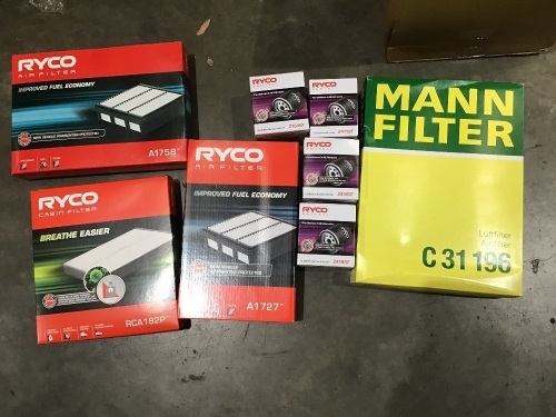 Box of air filter, oil filters, etc. Please refer to images of items.