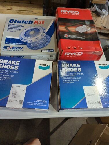 Box of 1 x Exedy Clutch kit, 1 x Ryko transmission gasket, 2 x Bendix brake shoes. Please refer to images of items.