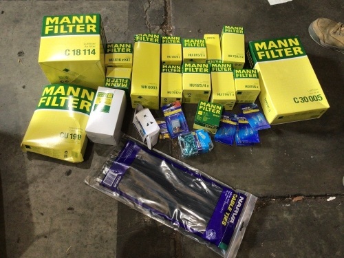 Box of Mann filters and other car products. Please refer to images of items. 