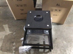 Box of bike stand (MX stand). Please refer to images of items.